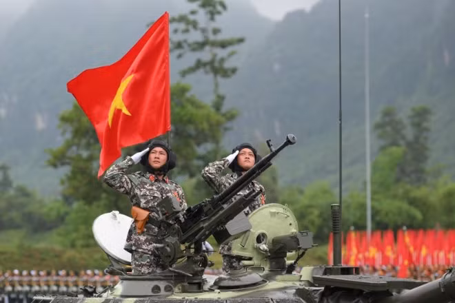 Khối xe pháo quân sự của lực lượng Quân đội nhân dân Việt Nam trong buổi tổng hợp luyện cho diễu binh, diễu hành kỷ niệm Cách mạng Tháng Tám thành công và Quốc khánh 2/9. (Ảnh: THẾ ĐẠI)