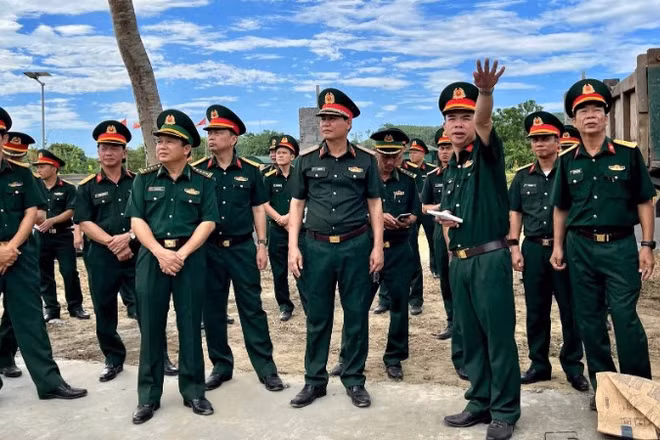 Ngày 23/6, Đoàn công tác Bộ Tham mưu Quân khu 4 do Thiếu tướng Lê Văn Vỹ, Phó Tham mưu trưởng Quân khu làm trưởng đoàn tiến hành khảo sát, giao nhiệm vụ cho các đơn vị thuộc Quân khu 4 tham gia thực hiện nhiệm vụ trong chương trình Giao lưu hữu nghị Quốc phòng biên giới Việt Nam-Lào lần thứ 3 tại Nghệ An.