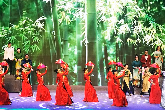 Đưa bản sắc vào "kể chuyện" trong nghệ thuật biểu diễn là một hướng đi của công nghiệp văn hóa. Ảnh: QUANG HƯNG