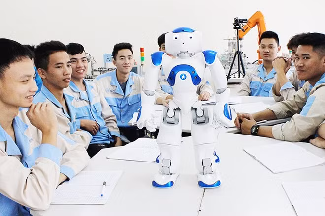 Nhiều phòng thí nghiệm về robot, tự động hóa, giao thông thông minh, cảm biến… được đầu tư mạnh mẽ tại các cơ sở đào tạo. Ảnh: NGUYỄN NAM