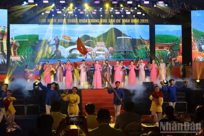 Quang cảnh khai mạc liên hoan.