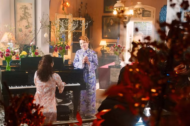 Hình ảnh trong MV “Hà Nội những sắc hoa mùa xuân”.