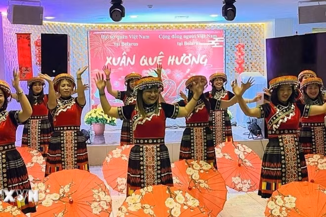 Hoạt động văn hóa, văn nghệ cộng đồng tại "Xuân Quê hương - Bính Ngọ 2026." (Ảnh: TTXVN)