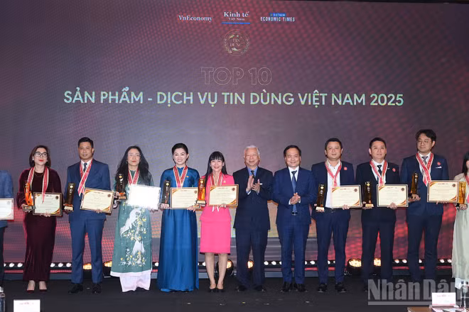 10 sản phẩm, dịch vụ được vinh danh Sản phẩm – Dịch vụ Tin Dùng Việt Nam 2025. (Ảnh: ĐĂNG KHOA)