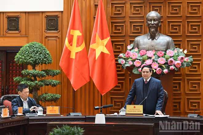 Thủ tướng Phạm Minh Chính phát biểu chỉ đạo tại phiên họp.