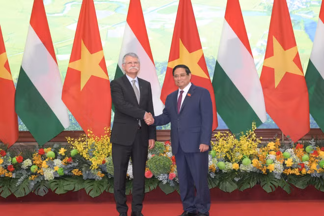 Thủ tướng Phạm Minh Chính và Chủ tịch Quốc hội Hungary Kover Laszlo.