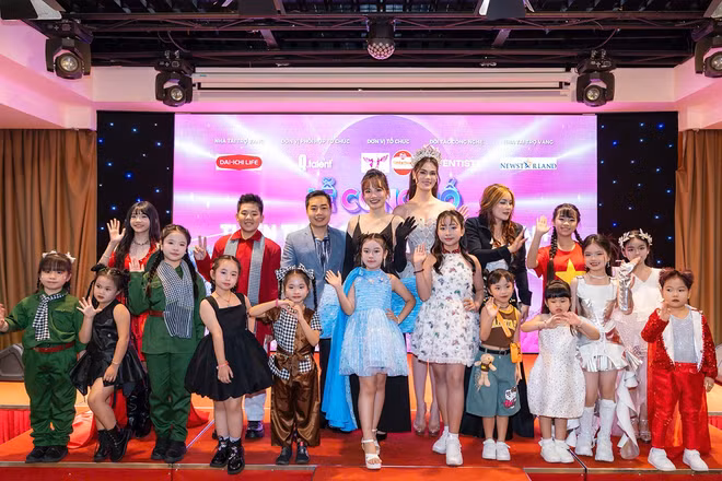Các thí sinh dự casting "Thiên thần Quảng cáo Việt Nam".