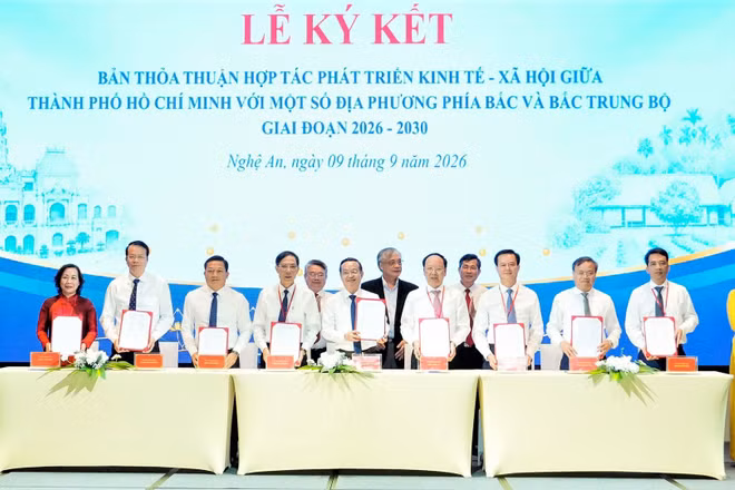 Đại diện lãnh đạo các địa phương ký quy chế phối hợp giai đoạn 2026-2030. (Ảnh: QT)