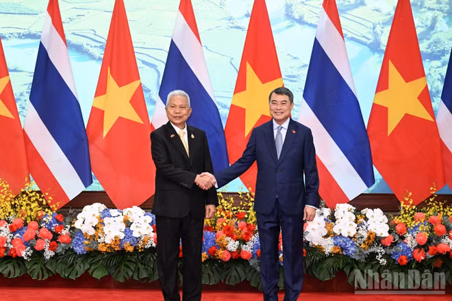Thủ tướng Lê Minh Hưng và Chủ tịch Quốc hội kiêm Chủ tịch Hạ viện Vương quốc Thái Lan Sophon Zaram.