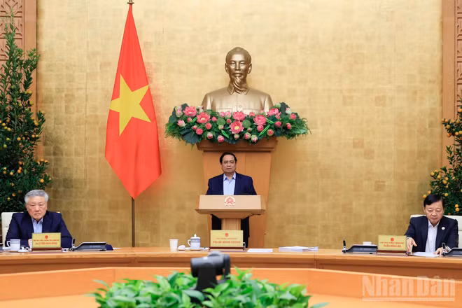 Thủ tướng Phạm Minh Chính phát biểu chỉ đạo tại phiên họp.