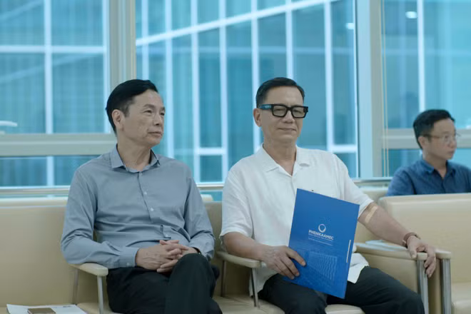 Nghệ sĩ nhân dân Trung Anh và Nghệ sĩ ưu tú Phạm Cường trong phim. (Ảnh; VFC)