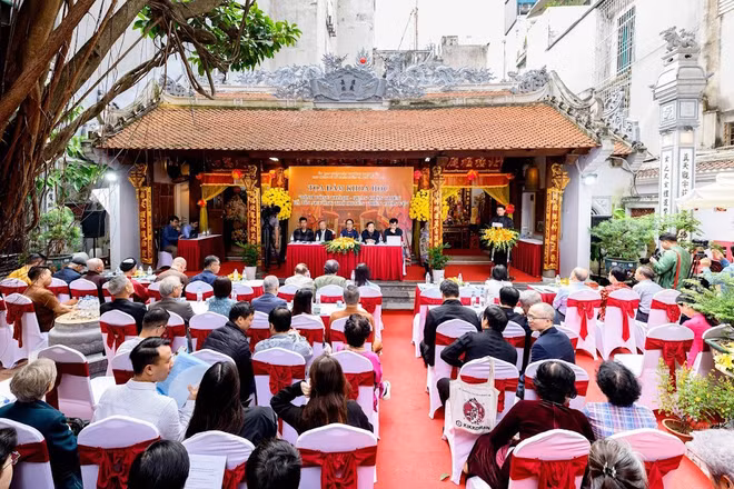 Cuộc tọa đàm tại đình Đông Thành. (Ảnh: Ban tổ chức)