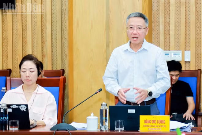 Ông Đặng Đức Cường, Chủ nhiệm dự án phát biểu tại cuộc làm việc. 
