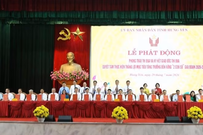 Ký kết giao ước thi đua quyết tâm thực hiện thắng lợi mục tiêu tăng trưởng bền vững 2 con số giai đoạn 2026-2030.