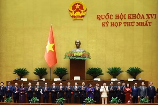 Chủ tịch Quốc hội Trần Thanh Mẫn chúc mừng Thủ tướng, Phó Thủ tướng Chính phủ, Bộ trưởng và thành viên khác của Chính phủ nhiệm kỳ 2026-2031.