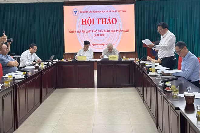 Các đại biểu tham dự hội thảo. (Ảnh: BÍCH LIÊN)