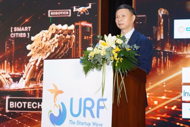Thứ trưởng Khoa học và Công nghệ Hoàng Minh phát biểu tại SURF 2026. (Ảnh: Bộ Khoa học và Công nghệ)