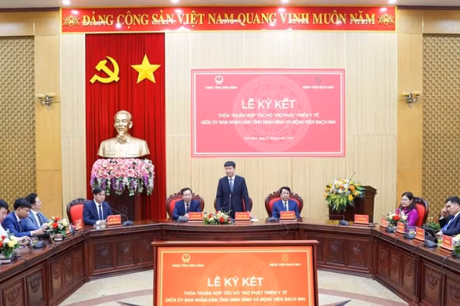 Các đại biểu dự lễ ký kết.