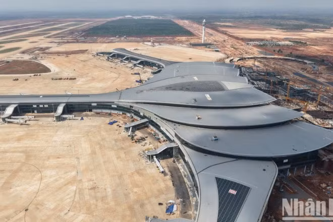 Giai đoạn 1, "siêu sân bay" Long Thành được đầu tư với công suất 25 triệu hành khách và 1,2 triệu tấn hàng hóa mỗi năm.