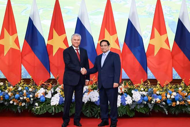 Thủ tướng Phạm Minh Chính và Chủ tịch Duma Quốc gia Quốc hội Liên bang Nga Vyacheslav Volodin.