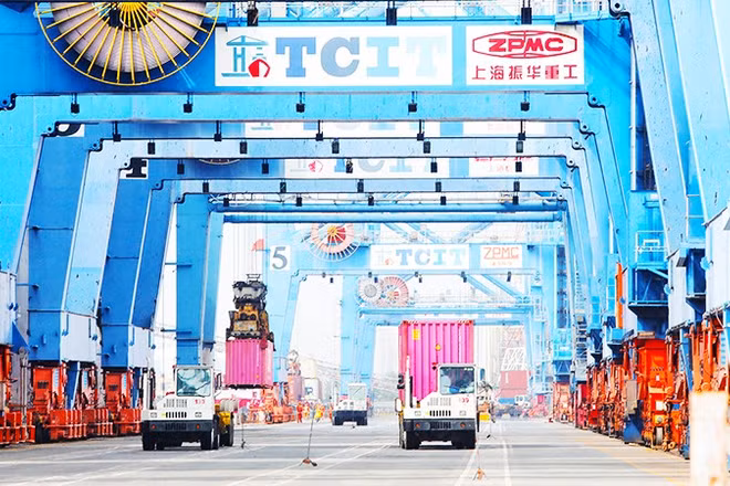 Việt Nam duy trì đà xuất khẩu, tận dụng hiệu quả các hiệp định thương mại tự do và năng lực thích ứng linh hoạt. Ảnh: K.MINH