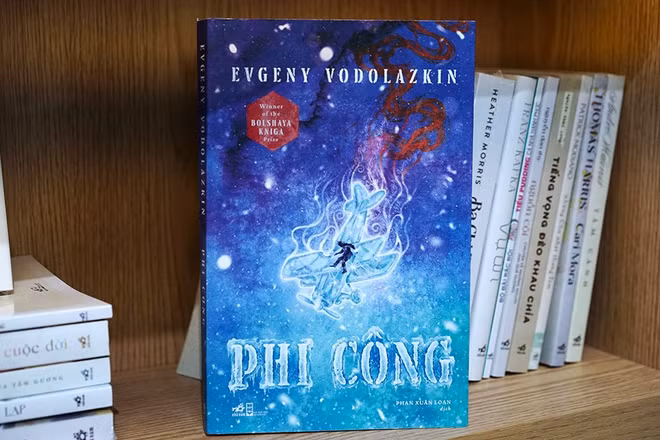 Tiểu thuyết “Phi công". (Ảnh: Nhã Nam)