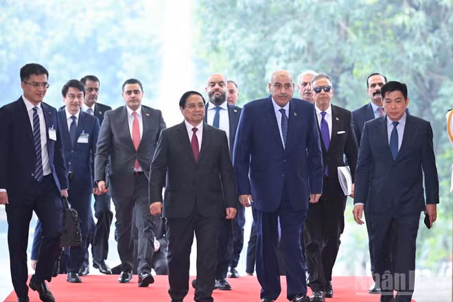 Thủ tướng Phạm Minh Chính đón Chủ tịch Hạ viện Jordan Mazen Turki El Qadi.