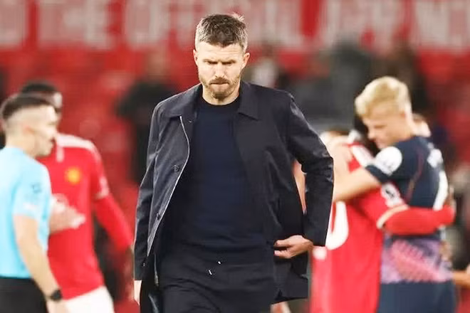 Michael Carrick có thể sẽ là HLV tiếp theo bị mang ra làm "vật tế thần" ở Man United.