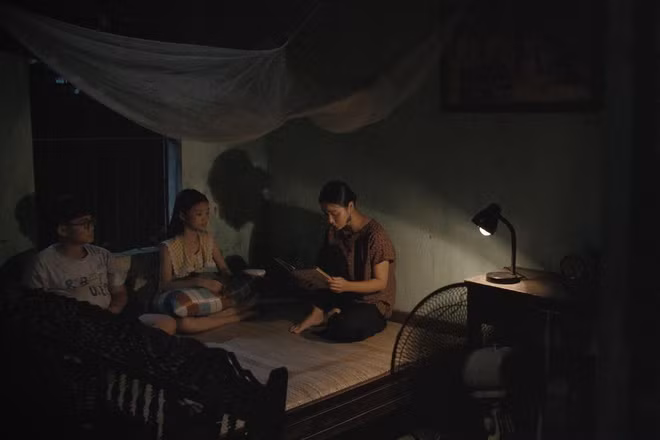 Cảnh trong phim "Căn nhà không mái che". (Ảnh: VFC)