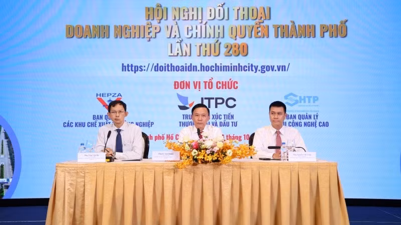 Các đại biểu chủ trì hội nghị. (Ảnh: ITPC)