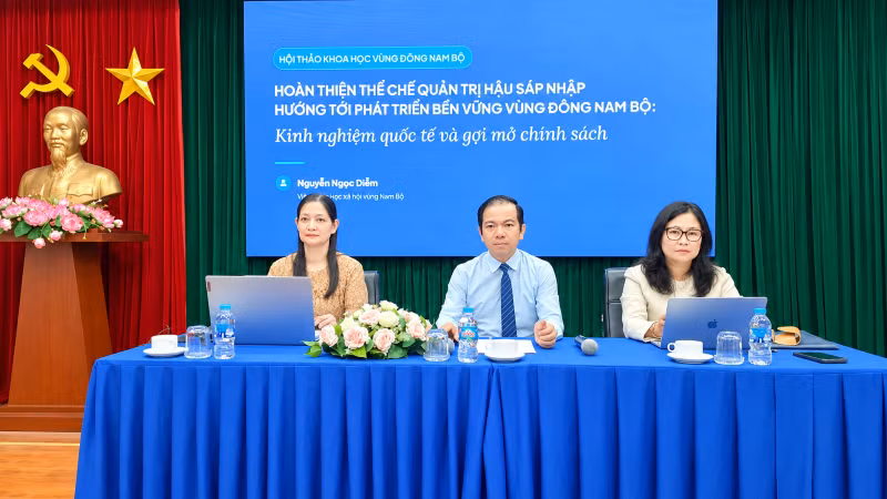 Các chuyên gia chủ trì hội thảo. (Ảnh: CAO TÂN)