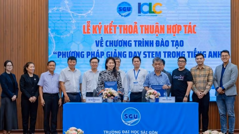 Trường đại học Sài Gòn ký kết Biên bản thỏa thuận hợp tác tổ chức chương trình đào tạo “Phương pháp Giảng dạy STEM trong tiếng Anh”.