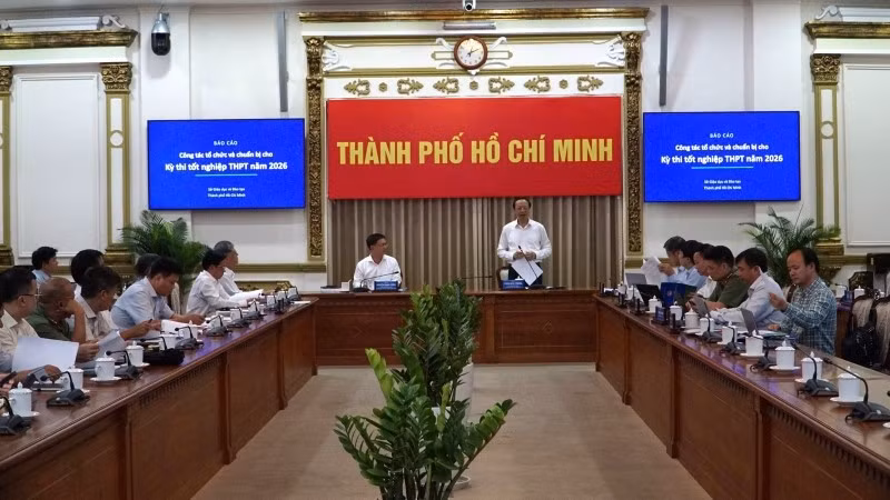 Đoàn công tác Bộ Giáo dục và Đào tạo làm việc với Thành phố Hồ Chí Minh về công tác chuẩn bị kỳ thi tốt nghiệp 2026.