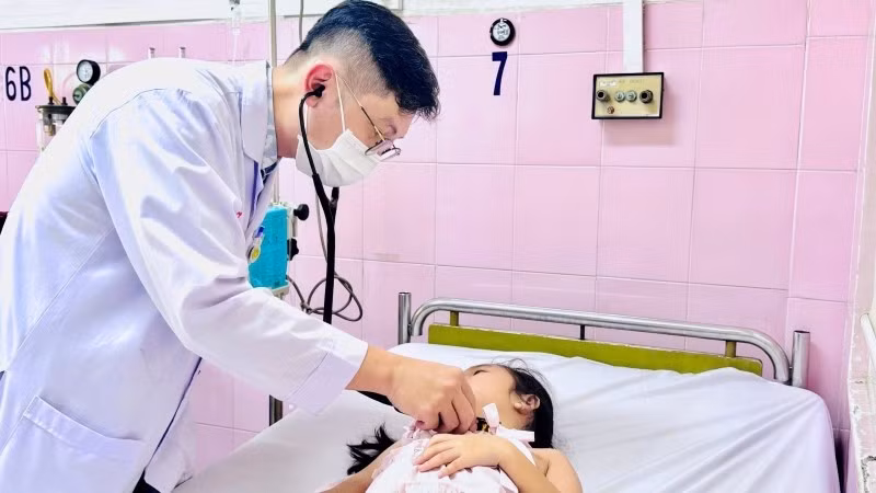 Một trường hợp ngộ độc đang điều trị tại Bệnh viện nhân dân Gia Định.
