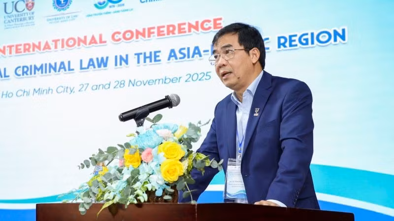 ts-le-truong-son-hieu-truong-ulaw-phat-bieu-khai-mac.jpg