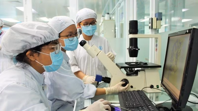 Hoạt động nghiên cứu khoa học tại Đại học Quốc gia Thành phố Hồ Chí Minh (Ảnh: CAO TÂN)