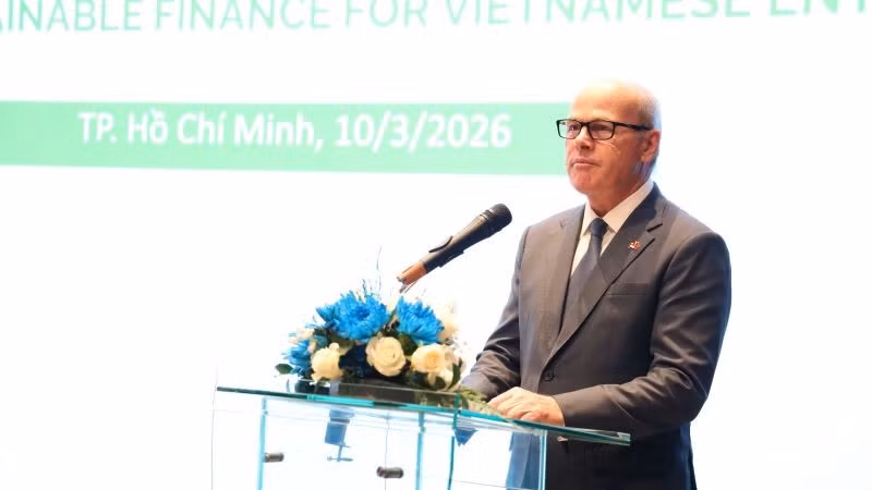 ngai-jim-nickel-dai-su-canada-tai-viet-nam.jpg