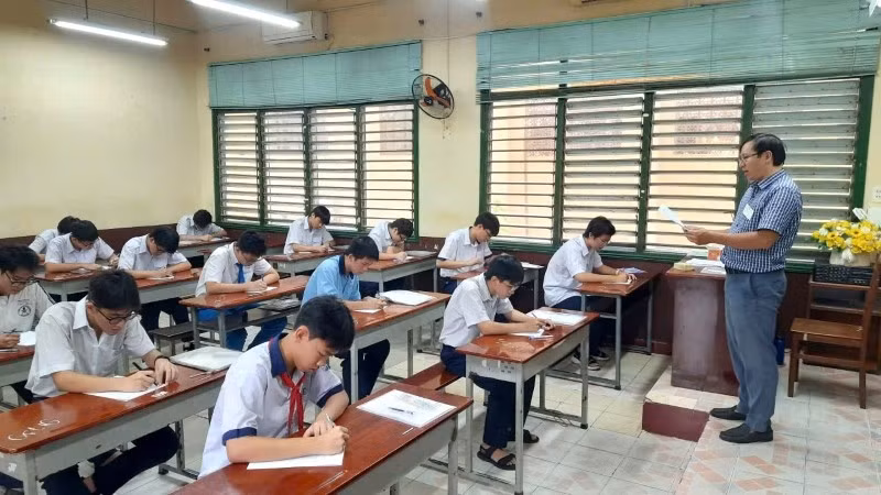 Thí sinh Thành phố Hồ Chí Minh bước vào ngày thi đầu tiên Kỳ thi lớp 10 công lập.