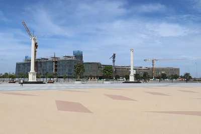 Khu vực quảng trường trong dự án Khu đô thị Aqua City.