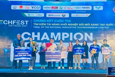 Đội Otrafy Inc giành giải Quán quân TECHFEST 2021. 