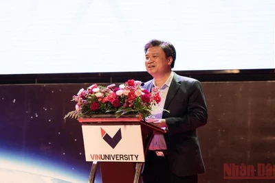 Thứ trưởng Giáo dục và Đào tạo Nguyễn Hữu Độ phát biểu tại hội nghị.