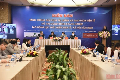 Toàn cảnh diễn đàn “Tăng cường giải pháp tài chính và giao dịch điện tử hỗ trợ cộng đồng doanh nghiệp, tạo động lực phát triển kinh tế-xã hội 2022”. (Ảnh: Minh Duy)