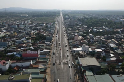 Cầu vượt nút giao Dầu Giây nhìn từ trên cao.