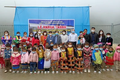 Lễ bàn giao điểm trường Tìa Sính thuộc Trường mầm non Lũng Chinh, huyện Mèo Vạc, tỉnh Hà Giang. (Ảnh: Ban tổ chức)