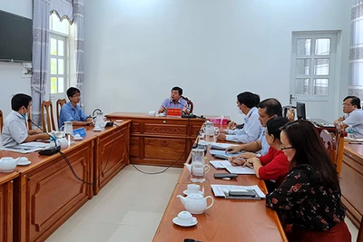 Quang cảnh buổi làm việc.