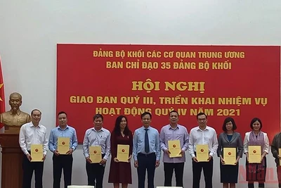 Các thành viên Ban Chỉ đạo 35 Đảng ủy Khối các cơ quan Trung ương nhiệm kỳ 2020-2025.
