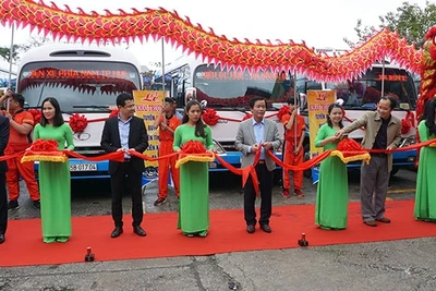 Khai trương tuyến xe buýt Huế - Đà Nẵng