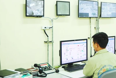 Các doanh nghiệp sản xuất năng lượng tái tạo vẫn chưa được bán điện trực tiếp. Ảnh: NGUYỆT ANH