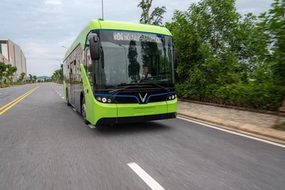 Xe buýt điện tại Hà Nội được đánh giá là khá hiện đại, tiện ích.