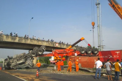 Hiện trường vụ tai nạn giao thông sáng 19/4.